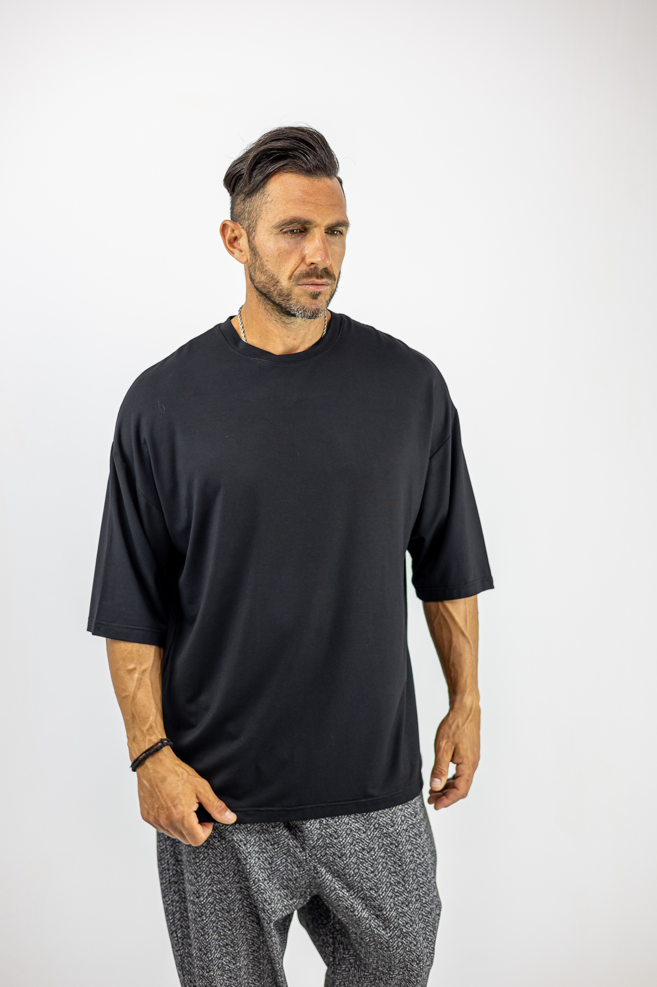TSHIRT_TWINBLACK_120542_MAURO_01.jpg T-Shirt Oversized & Πιέτα Πίσω Μονόχρωμο Μαύρο