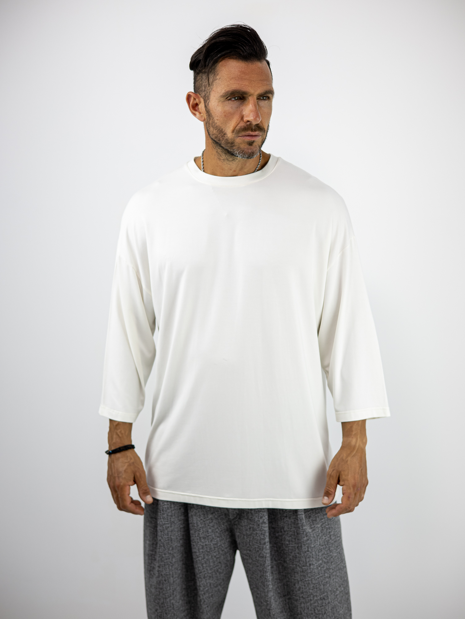 TSHIRT_TWINBLACK_120543_LEFKO_01.jpg T-Shirt Oversized 3/4 Μανίκι Μονόχρωμο Λευκό