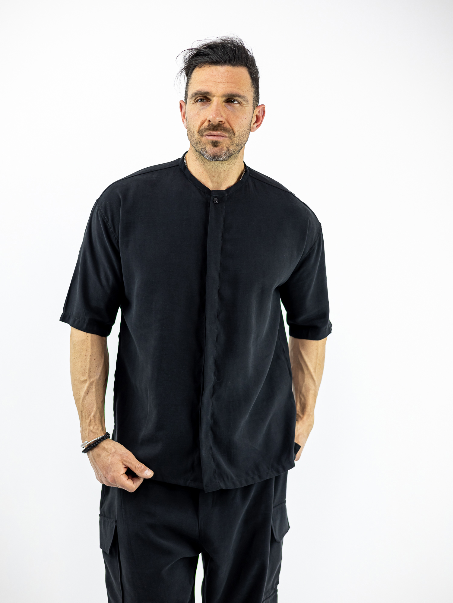 POUKAMISO_TWINBLACK_130256_MAURO_01.jpg Πουκάμισο Oversized & Κρυφή Πατιλέτα Μαύρο