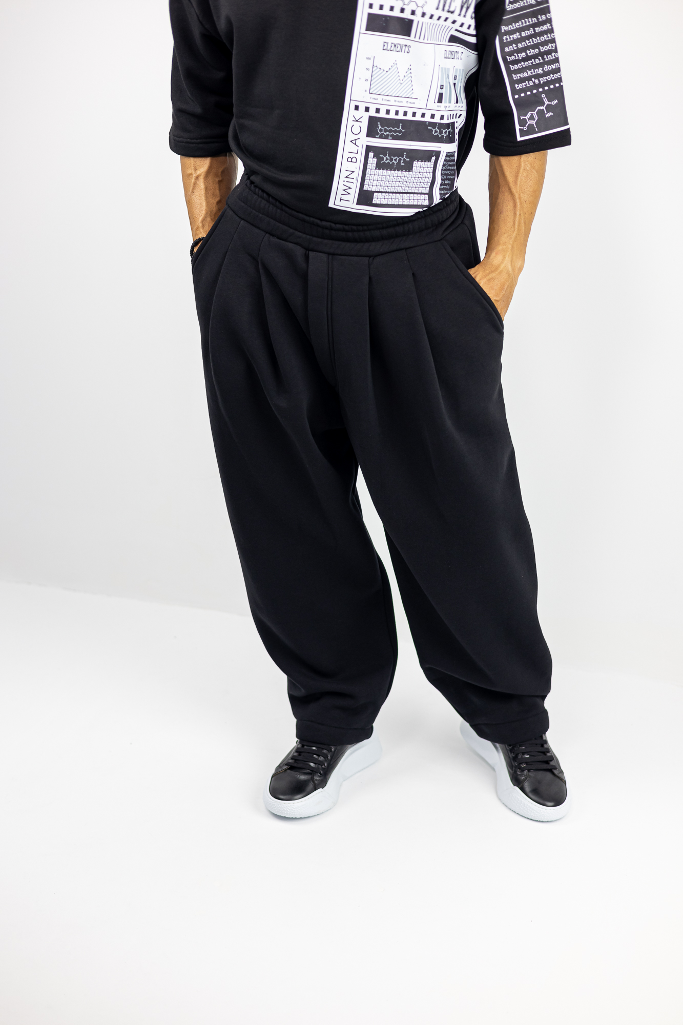 PANTELONI_FORMAS_BAGGY_TWINBLACK_120281_MAURO_01.jpg Παντελόνι Φούτερ Baggy & Κορδώνι Κάτω Μαύρο