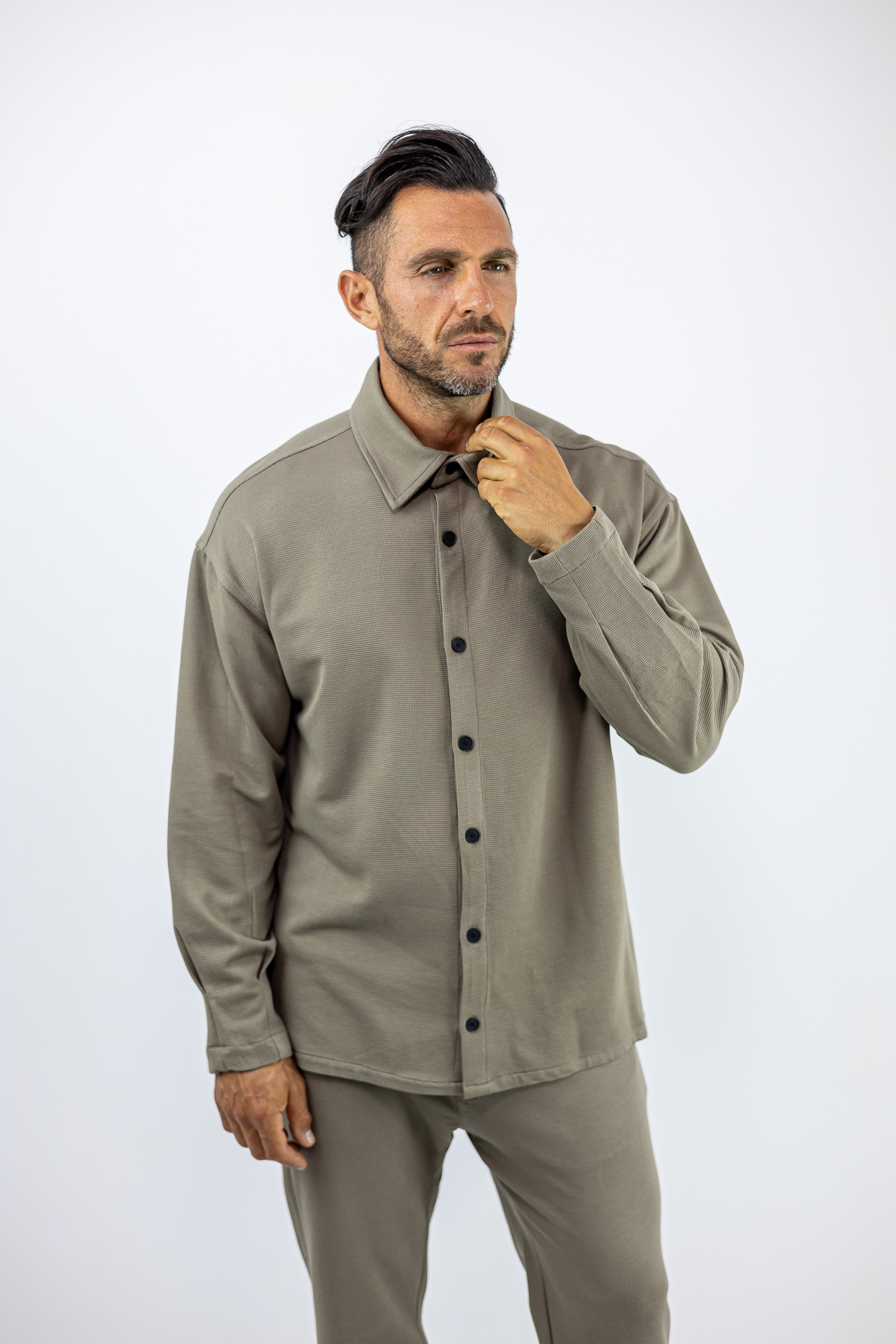 POUKAMISO_TWINBLACK_120410_MPEZ_01.jpg Πουκάμισο Oversized Mονόχρωμο Μπέζ