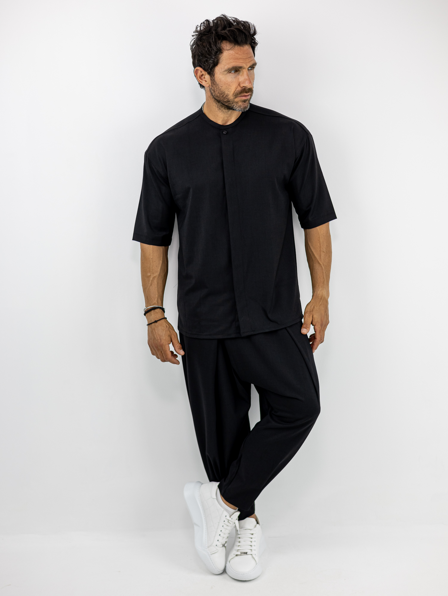 SET_TWINBLACK_130330_MAURO_01.jpg Παντελόνι Jogger Loose Fit & Πουκάμισο Oversized & Κρυφή Πατιλέτα Μαύρο