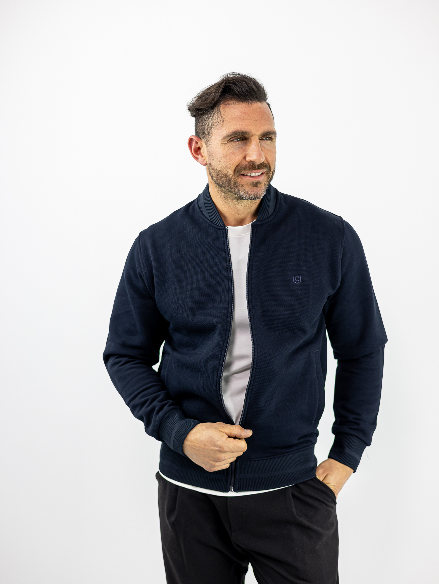 ZAKETA_CND_120500_NAVY_01.jpg Ζακέτα Regular Fit Μονόχρωμη Μπλέ