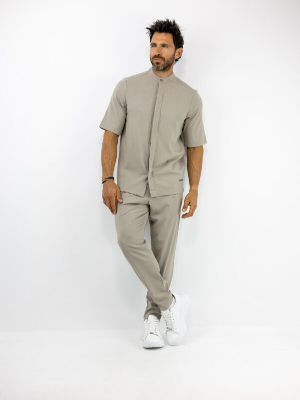 Παντελόνι Jogger Loose Fit με Λάστιχο Πίσω & Πουκάμισο Regular Fit Μάο Με Κρυφή Πατιλέτα Fanco