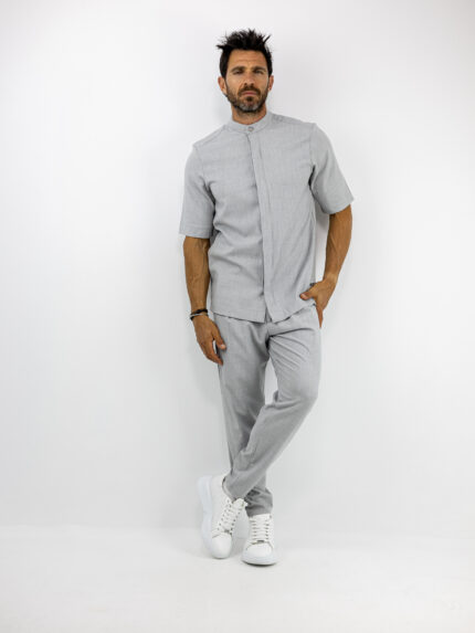Παντελόνι Jogger Loose Fit με Λάστιχο Πίσω & Πουκάμισο Regular Fit Μάο Με Κρυφή Πατιλέτα Γκρί