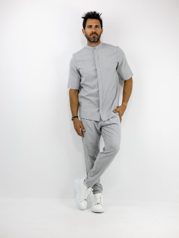 Παντελόνι Jogger Loose Fit με Λάστιχο Πίσω & Πουκάμισο Regular Fit Μάο Με Κρυφή Πατιλέτα Γκρί