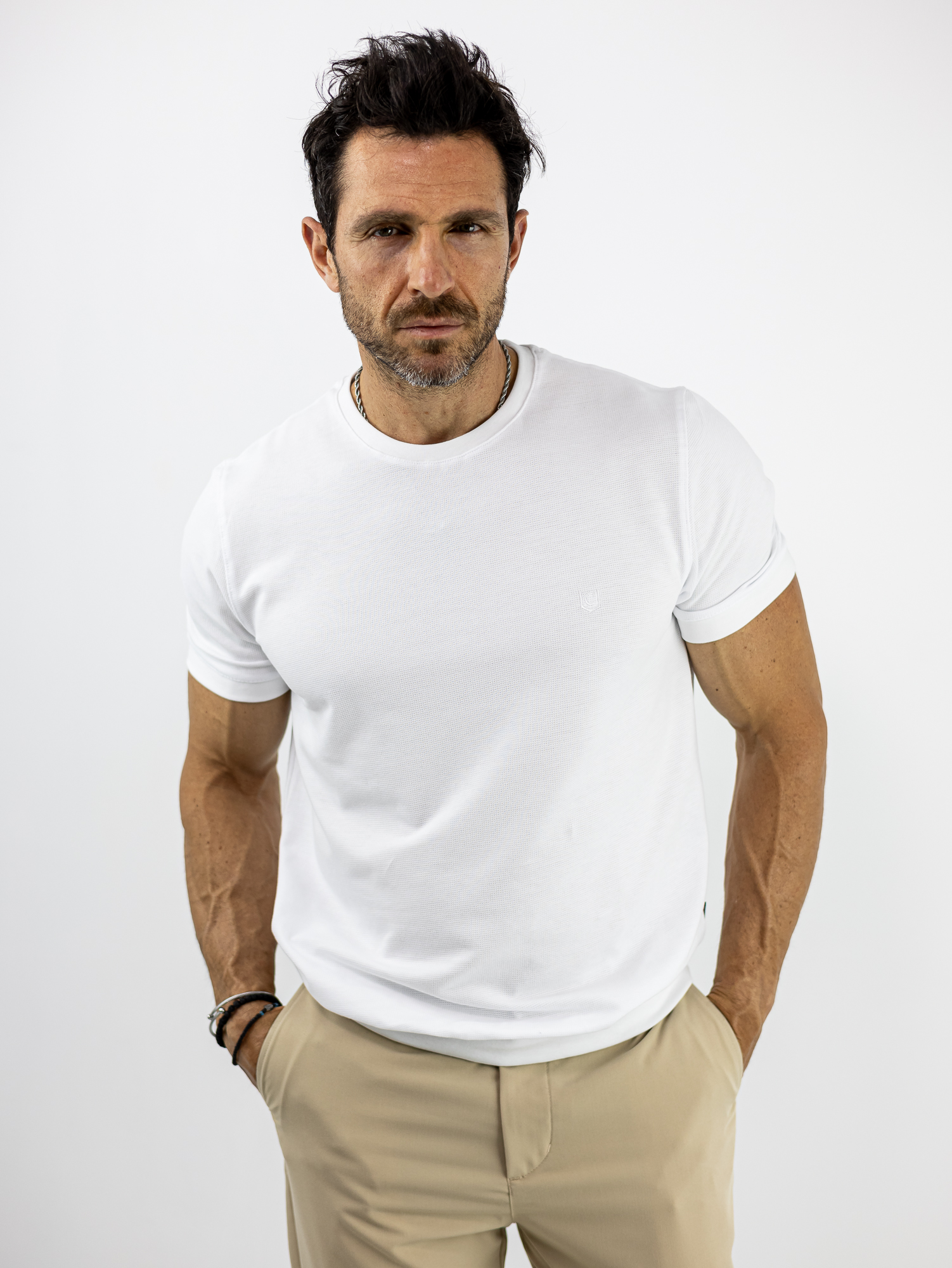 TSHIRT_CND_130285_LEFKO_01-1.jpg T-Shirt Regular Fit Μονόχρωμο & Λάστιχο Κάτω Λευκό