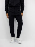 Παντελόνι Jogger Loose Fit με Λάστιχο Πίσω & Πουκάμισο Regular Fit Μάο Με Κρυφή Πατιλέτα Μαύρο