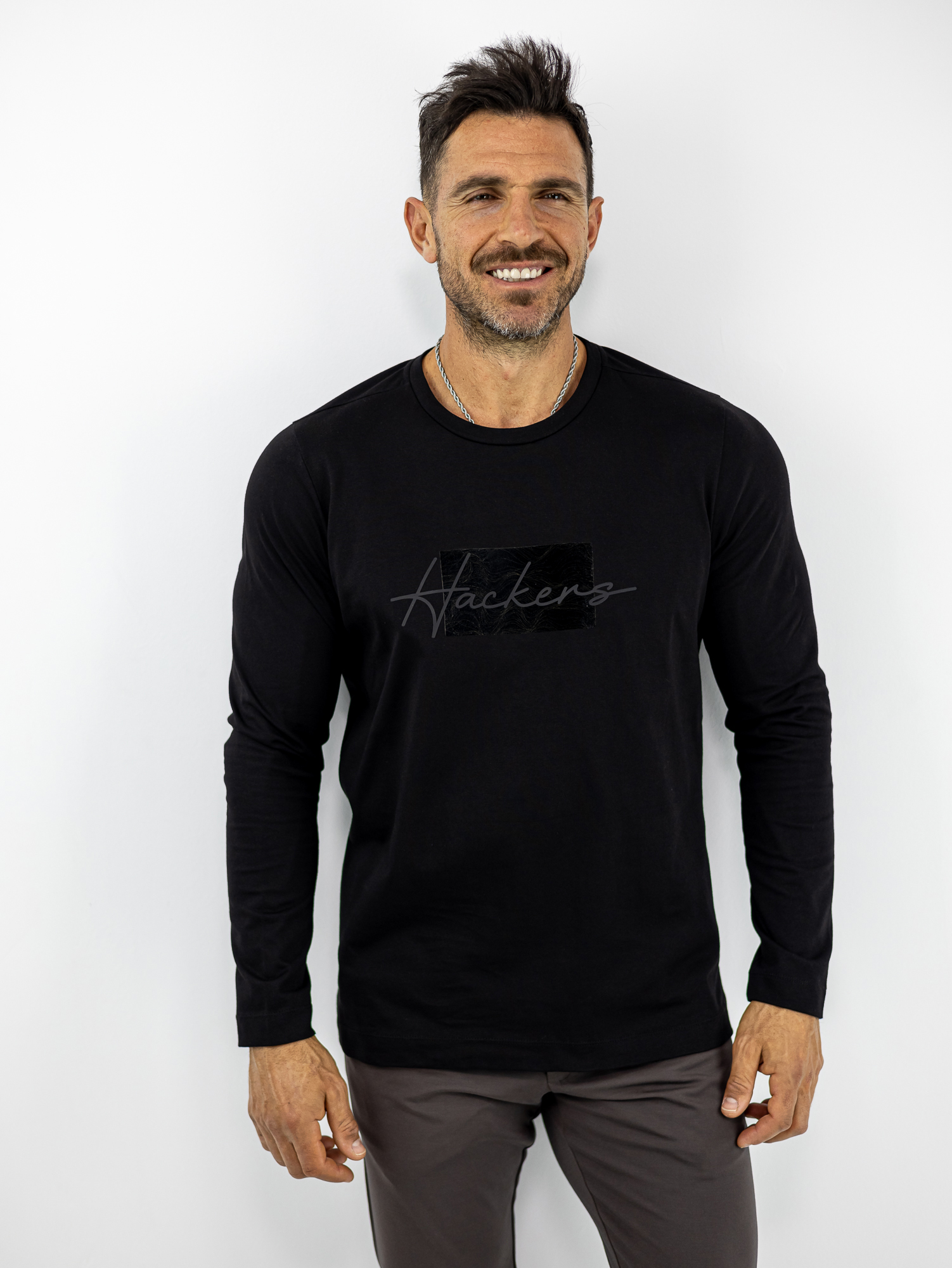 MPLOUZA_HACKER_140148_MAURO_01.jpg Μπλούζα Regular Fit Με Στάμπα Μπροστά Μονόχρωμη Μακρύμανικο Μαύρη